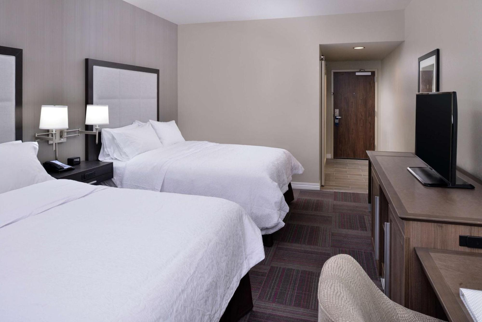 Hotel Hampton 3*
