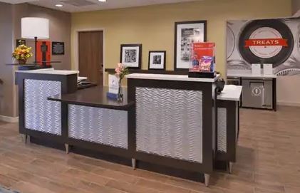 Hotel Hampton 3*